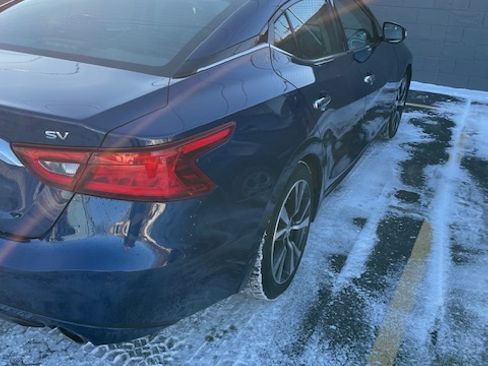Used 2018 Nissan Maxima 3.5 SV image 2