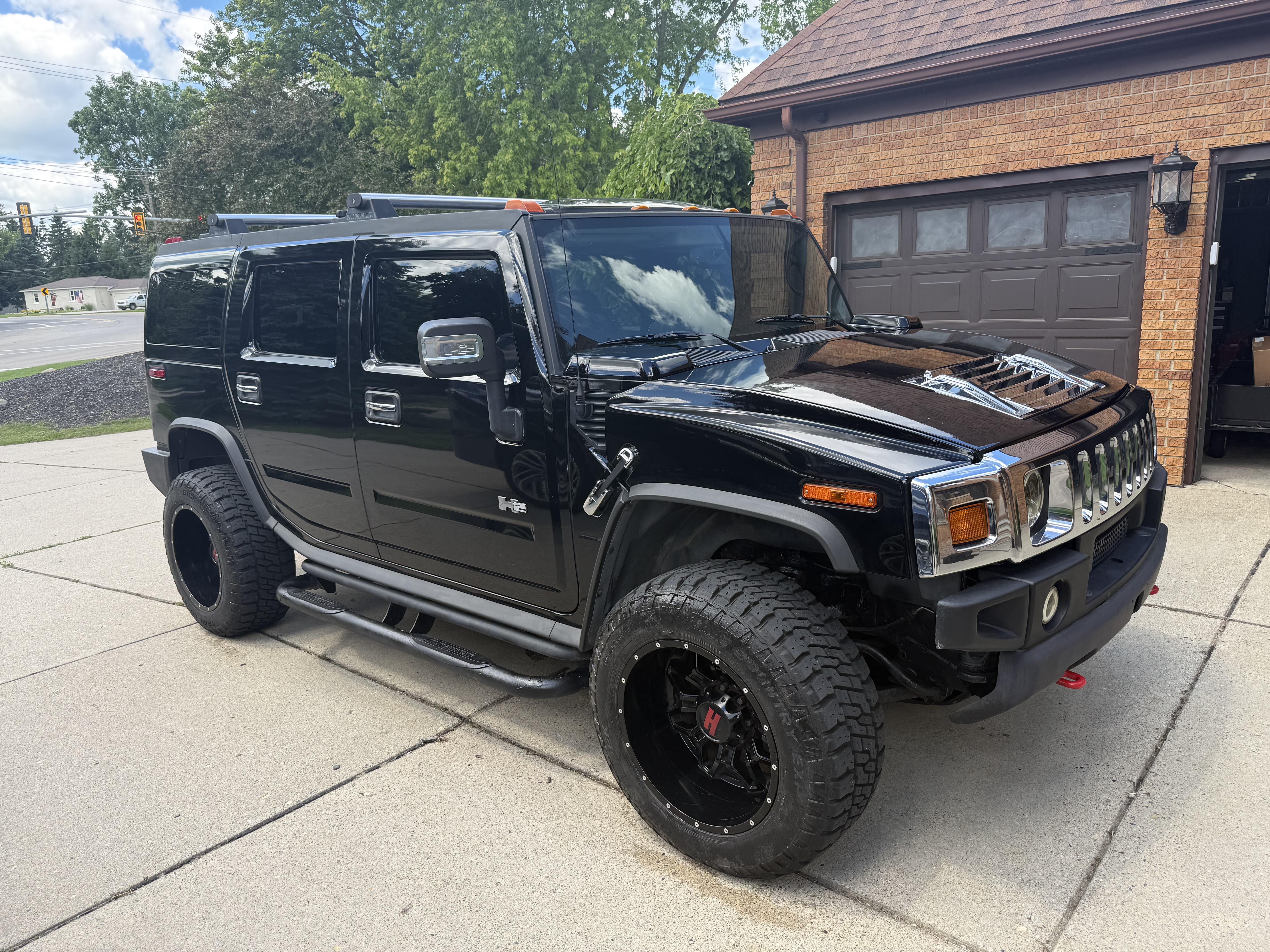 Used 2005 HUMMER H2 w/ Preferred Equipment Group AWD/4WD image 1