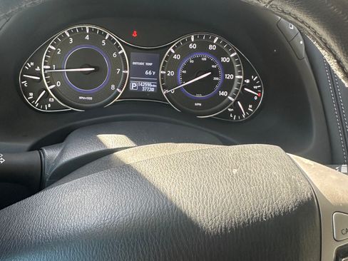 Used 2016 INFINITI QX80 Luxe w/ 22" Wheel Package image 11