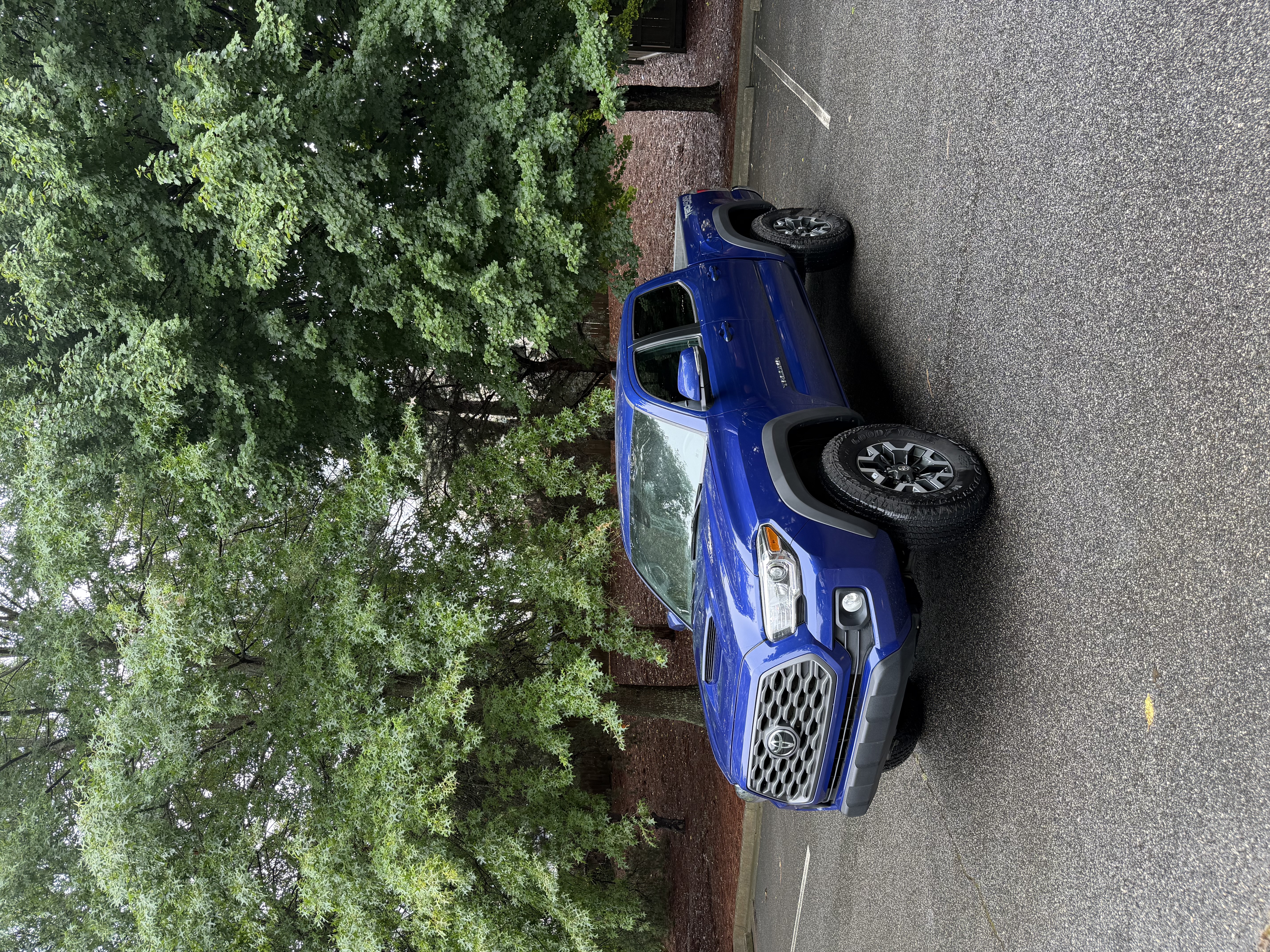 Used 2022 Toyota Tacoma TRD Off-Road AWD/4WD image 5