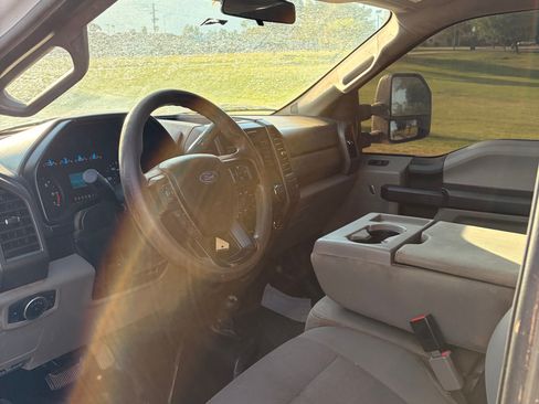 Used 2017 Ford F350 XL AWD/4WD image 6