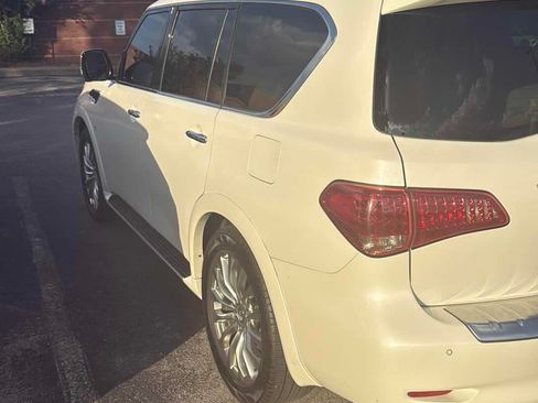 Used 2017 INFINITI QX80 4WD w/ Driver Assistance Package image 11