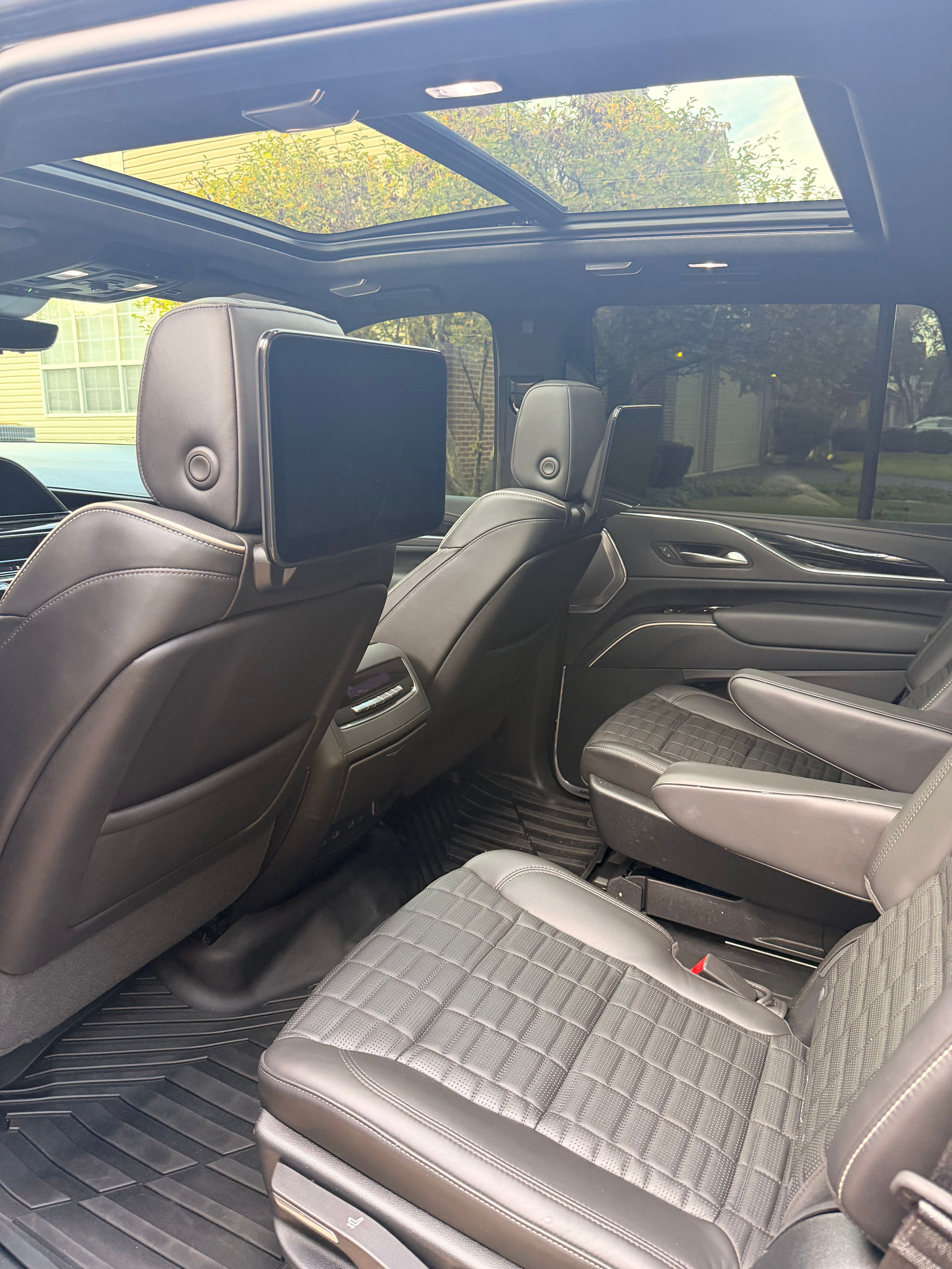 Used 2023 Cadillac Escalade V AWD/4WD image 10