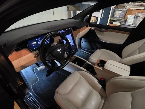 Used 2021 Tesla Model X Long Range image 5