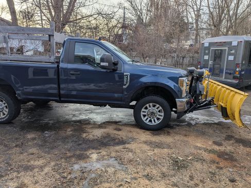 Used 2019 Ford F250 XLT w/ XLT Value Package image 1