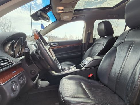 Used 2011 Lincoln MKT AWD w/ 101A Rapid Spec Order Code image 11