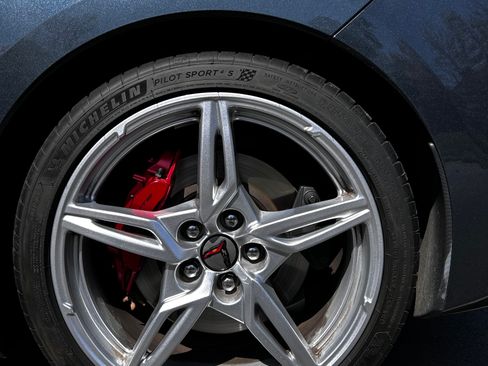 Used 2021 Chevrolet Corvette Stingray Preferred Cpe w/ Z51 Performance Package image 23