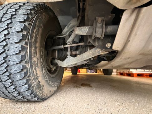 Used 2003 HUMMER H2 w/ Preferred Equipment Group image 16