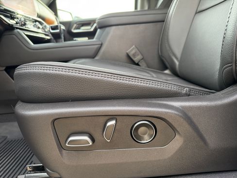 Used 2025 GMC Sierra 1500 Denali image 13