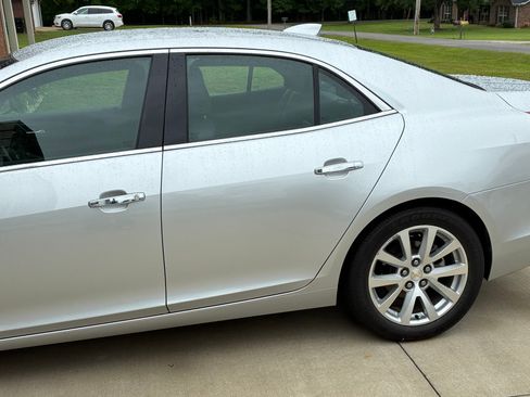 Used 2016 Chevrolet Malibu LTZ FWD image 10
