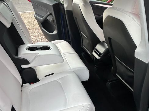 Used 2024 Tesla Model Y Long Range image 11