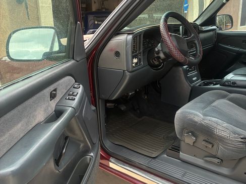 Used 2002 Chevrolet Silverado 1500 LS image 2