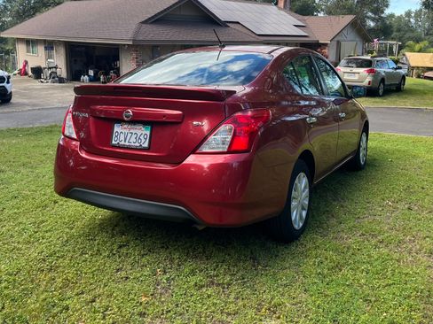 Used 2018 Nissan Versa SV FWD image 6