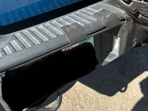 Used 2021 Ford Bronco Black Diamond w/ Sasquatch Package image 14