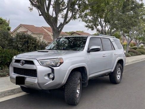 Used 2016 Toyota 4Runner 4WD image 2