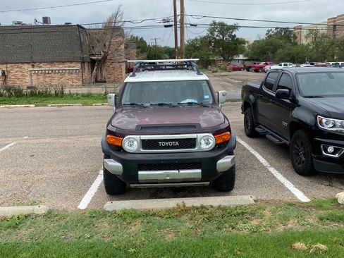 Used 2007 Toyota FJ Cruiser 2WD image 10