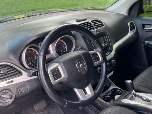 Used 2019 Dodge Journey SE w/ Connectivity Group image 6