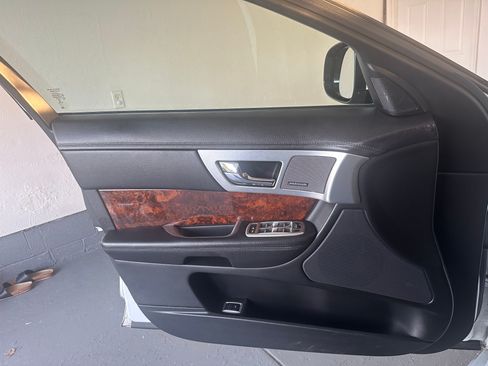 Used 2014 Jaguar XF 3.0 image 5