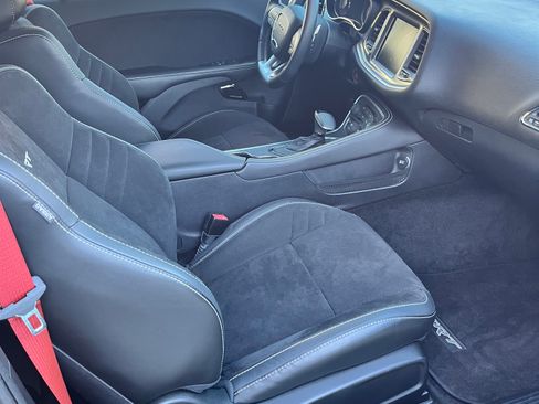 Used 2016 Dodge Challenger SRT Hellcat image 5