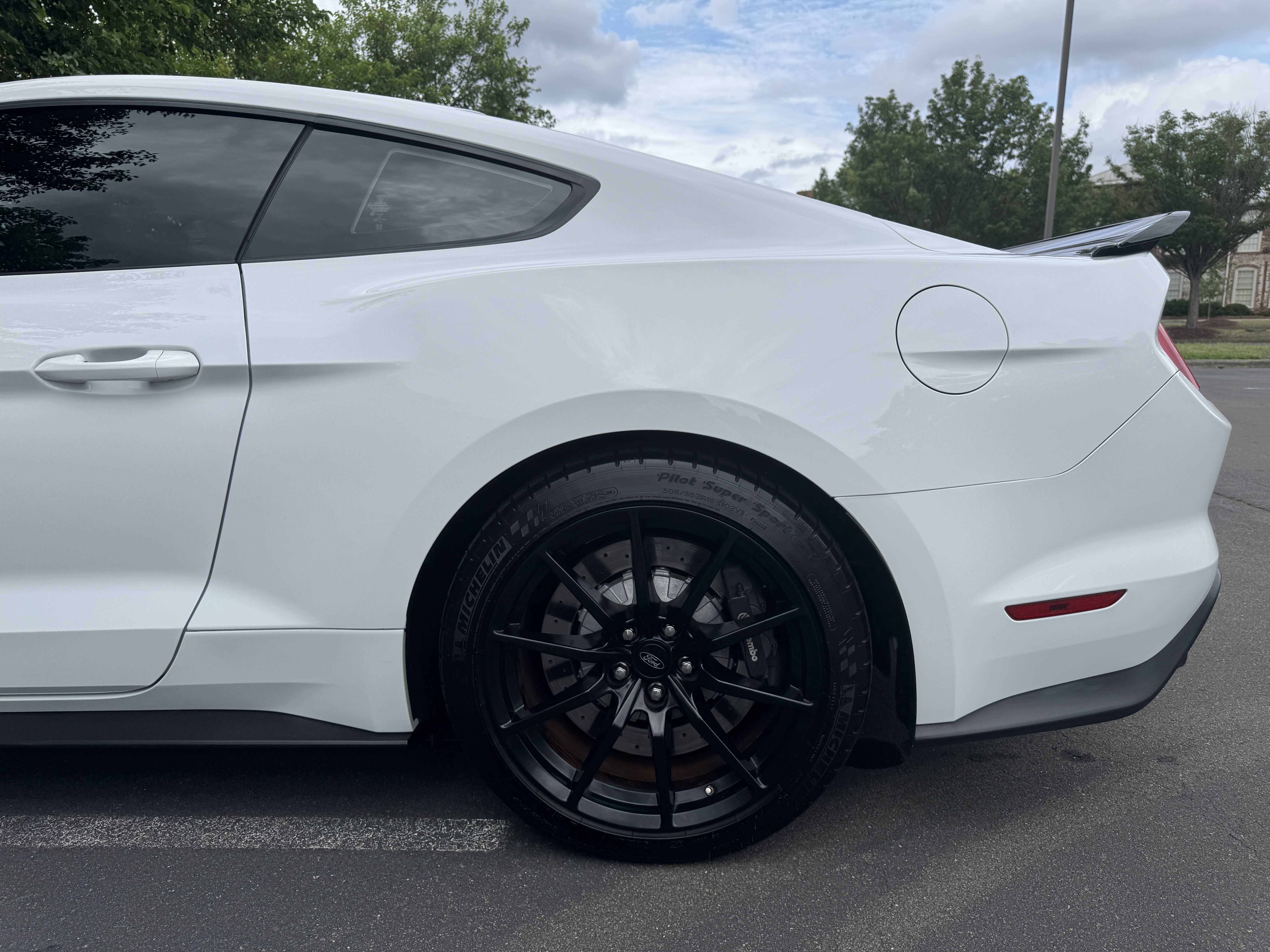 Used 2018 Ford Mustang Shelby GT350 w/ Electronics Package RWD image 14