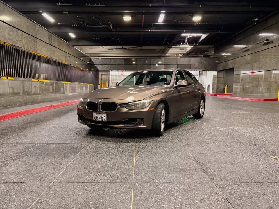 Used 2014 BMW 320i Sedan RWD image 12