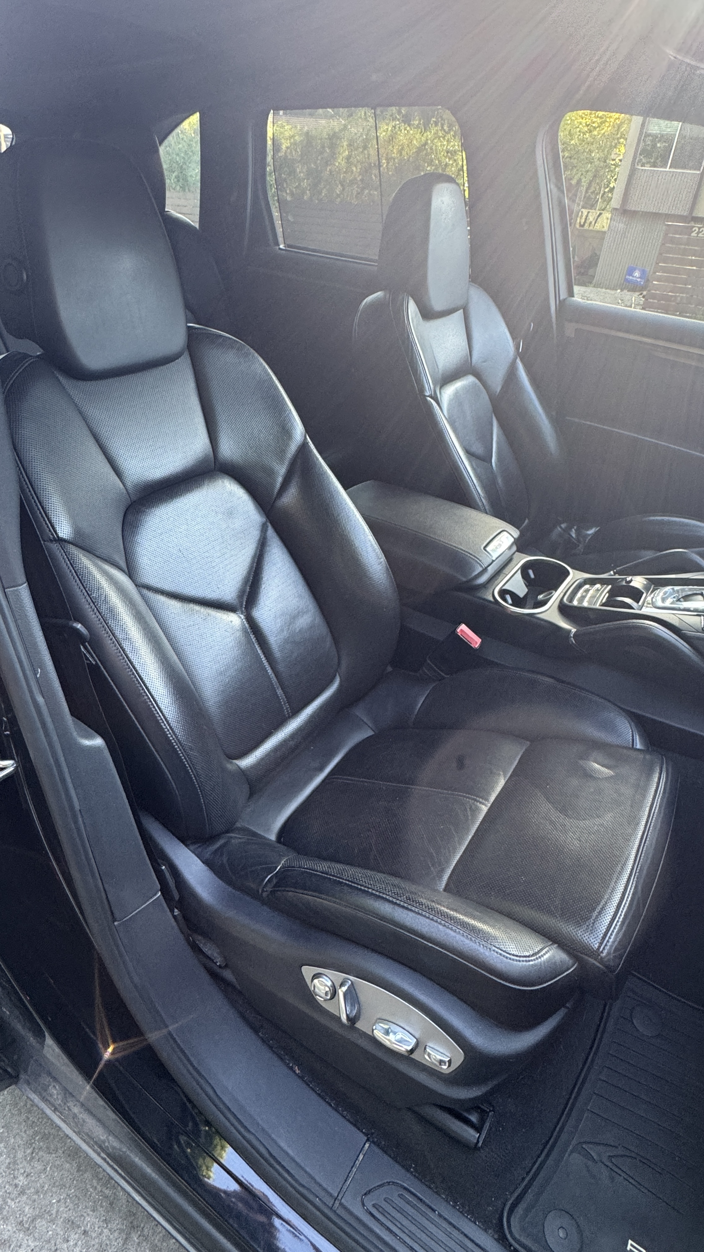 Used 2013 Porsche Cayenne Diesel AWD/4WD image 23
