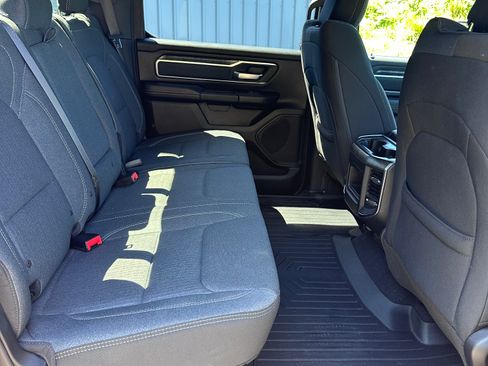 Used 2019 RAM 1500 Big Horn AWD/4WD image 10