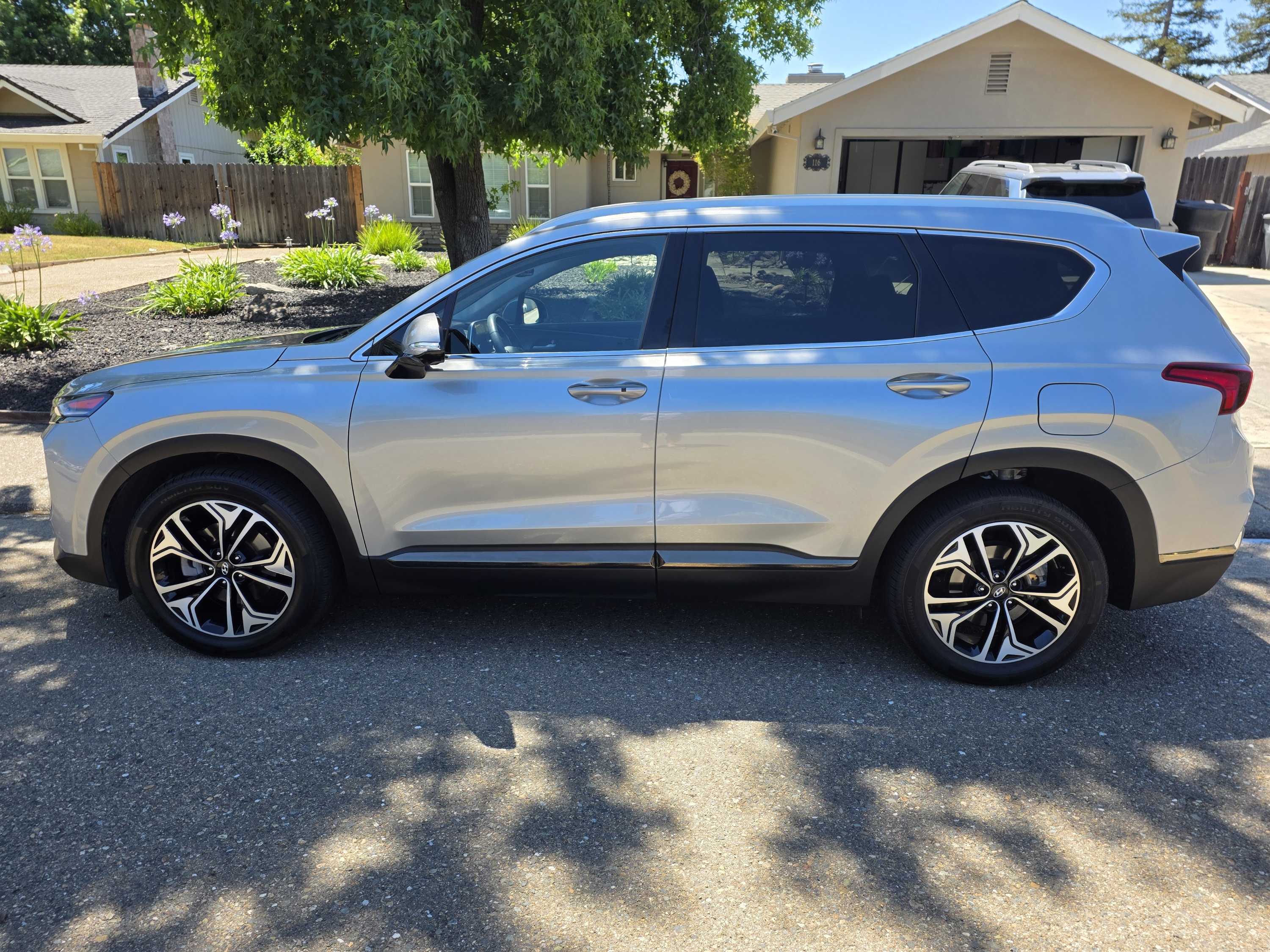 Used 2020 Hyundai Santa Fe Limited AWD/4WD image 13