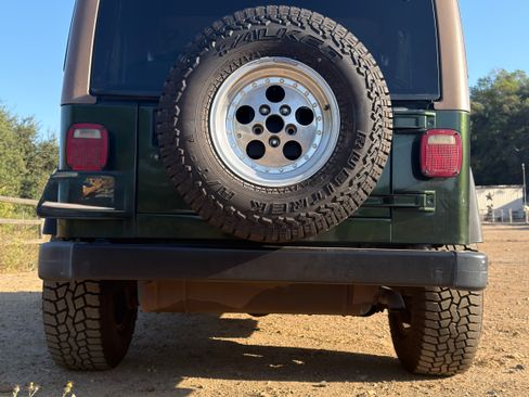 Used 1998 Jeep Wrangler Sahara AWD/4WD image 5