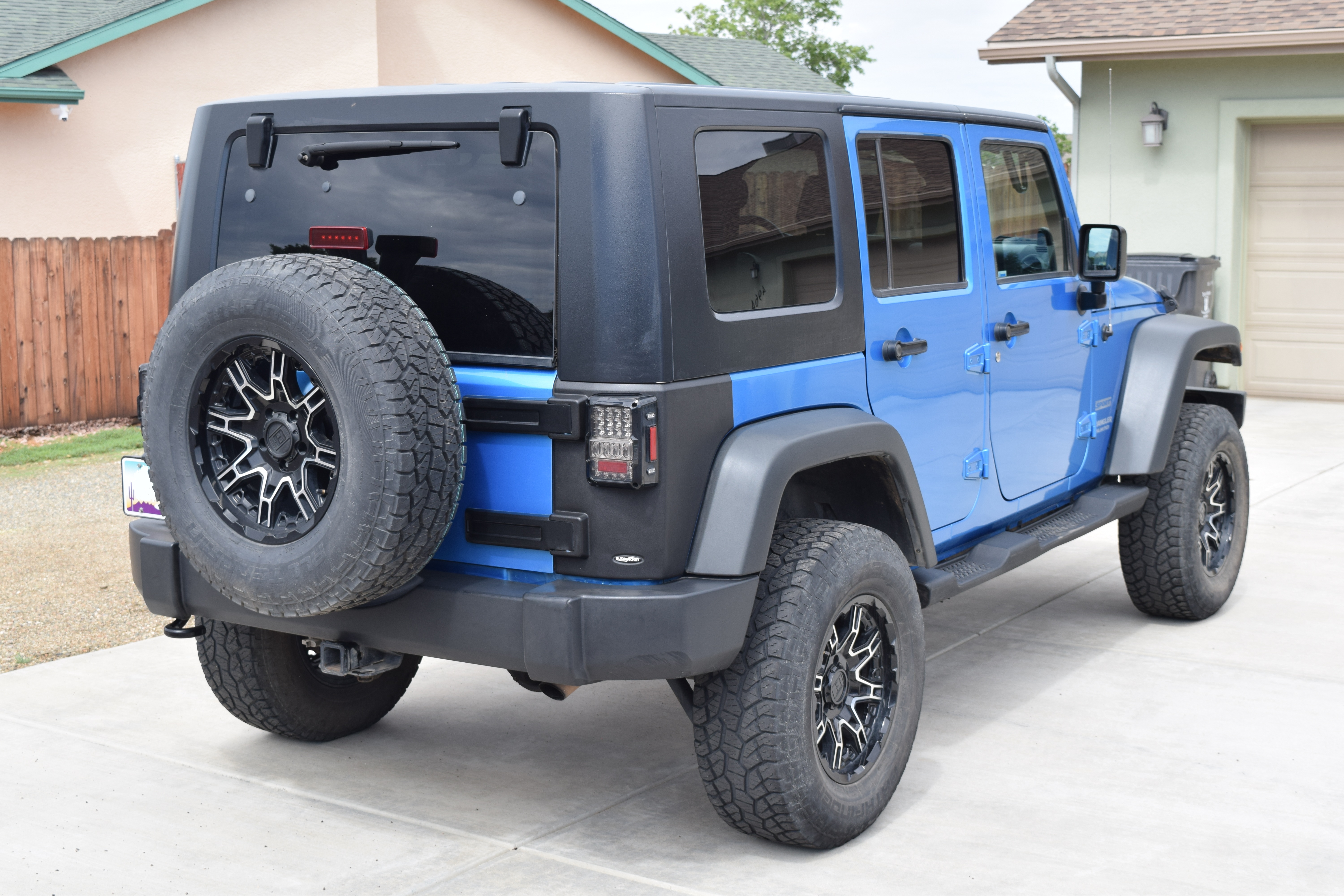 Used 2010 Jeep Wrangler Unlimited Sport AWD/4WD image 9