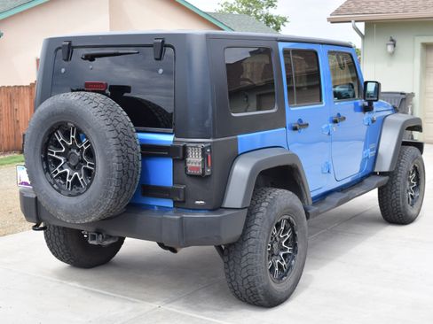 Used 2010 Jeep Wrangler Unlimited Sport AWD/4WD image 9
