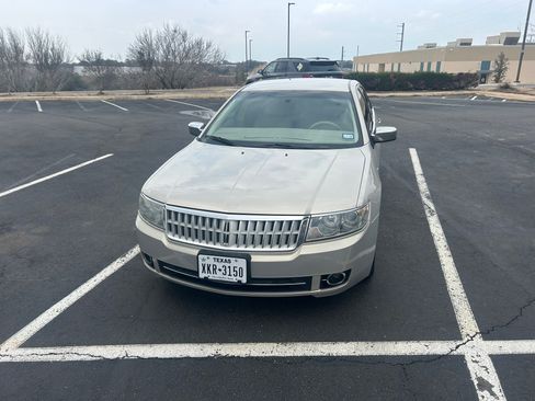 Used 2009 Lincoln MKZ image 1