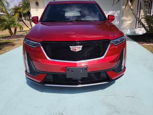 Used 2025 Cadillac XT6 Sport w/ Platinum Package image 1