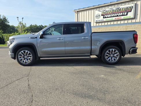 Used 2023 GMC Sierra 1500 Denali w/ Denali Reserve Package AWD/4WD image 2