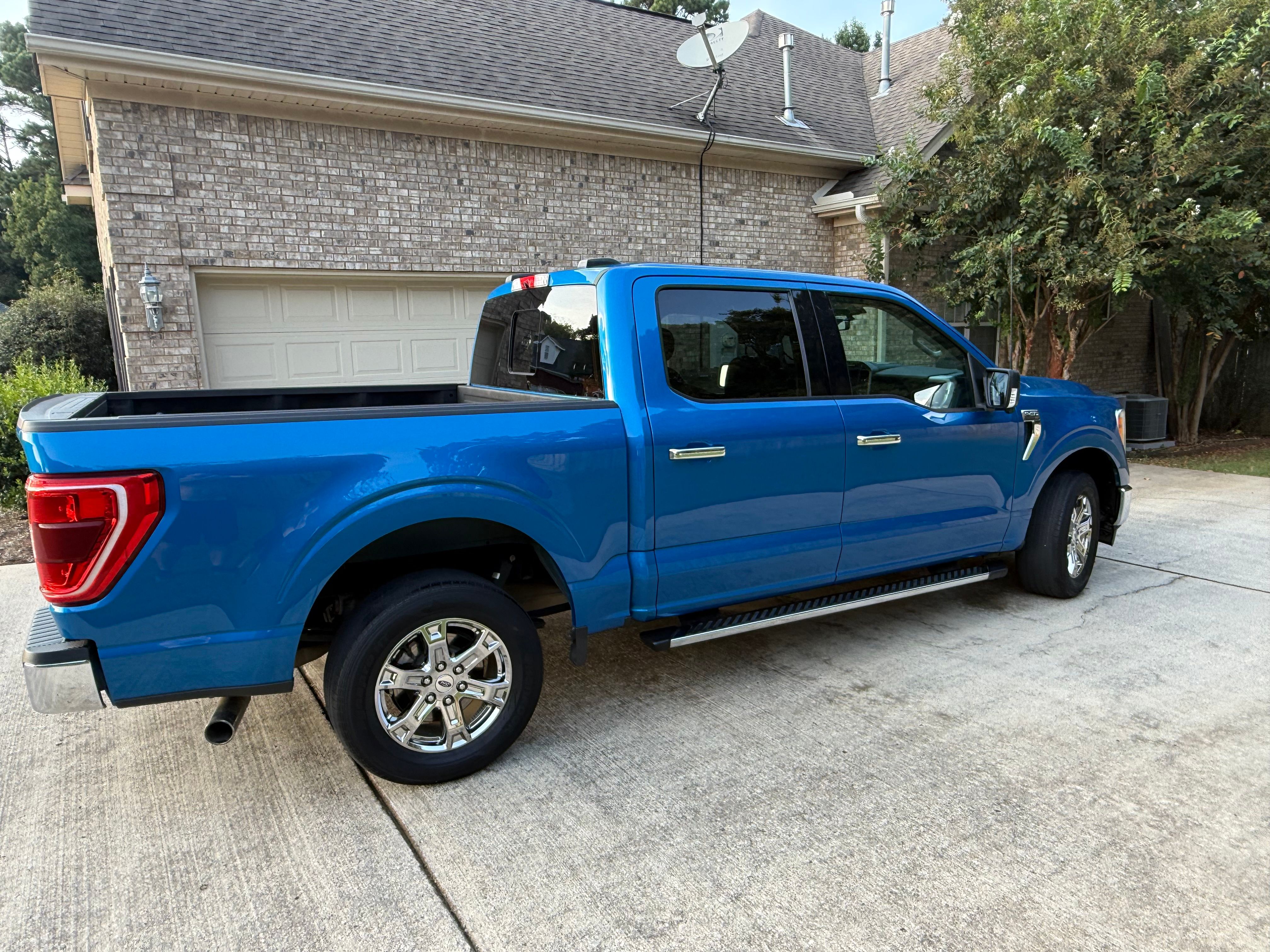 Used 2021 Ford F150 XLT w/ Equipment Group 302A High RWD image 5