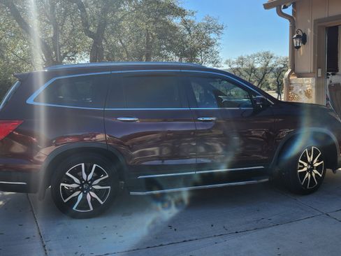 Used 2020 Honda Pilot Touring image 6
