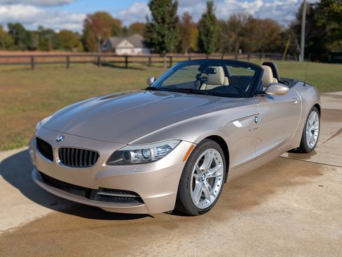 Used 2009 BMW Z4 sDrive30i image 5