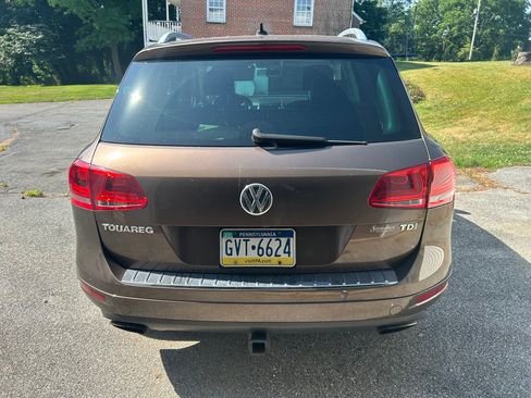 Used 2012 Volkswagen Touareg TDI AWD/4WD image 4