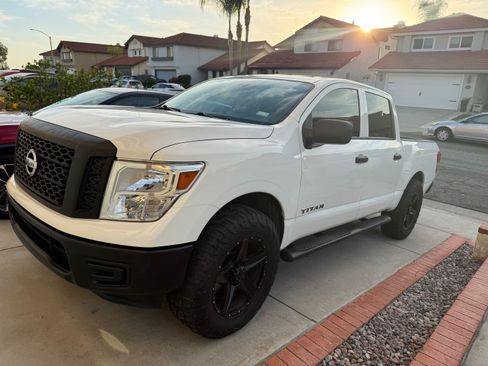 Used 2018 Nissan Titan S w/ S Utility Package RWD image 1