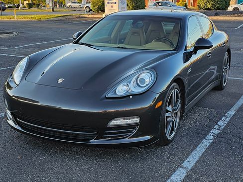 Used 2012 Porsche Panamera 4 image 9