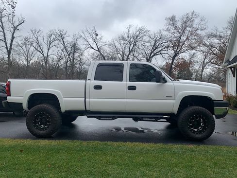 Used 2007 Chevrolet Silverado 2500 LT w/ Heavy-Duty Power Package image 5