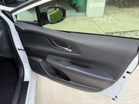 Used 2025 Toyota Prius image 16