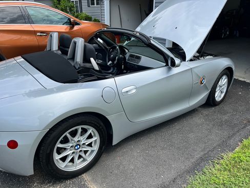 Used 2003 BMW Z4 2.5i RWD image 13