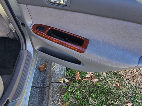 Used 2002 Toyota Camry XLE image 22