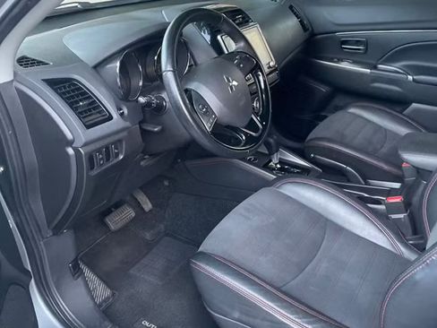 Used 2022 Mitsubishi Outlander Sport SE image 12