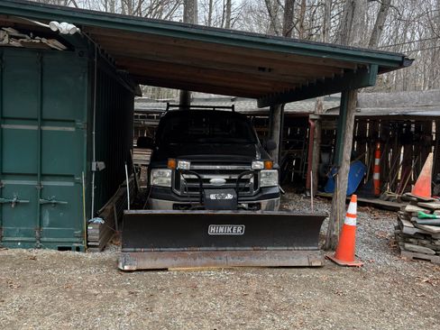 Used 2006 Ford F350 XL image 2