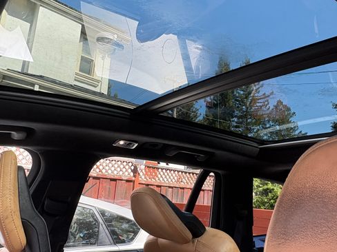 Used 2017 Volvo XC90 T8 Inscription w/ Luxury Package image 9