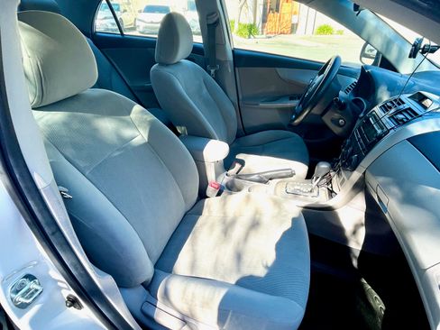 Used 2012 Toyota Corolla LE FWD image 12