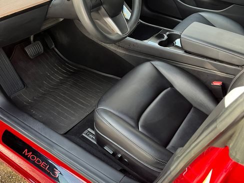 Used 2018 Tesla Model 3 Long Range image 17