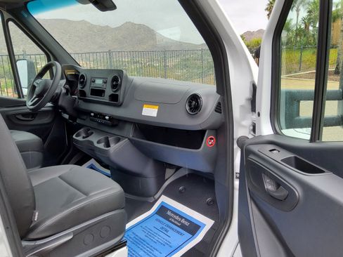 Used 2023 Mercedes-Benz Sprinter 3500 image 13